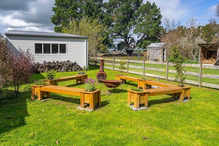 Photo of property in 14 Brown Avenue, Carterton, 5713