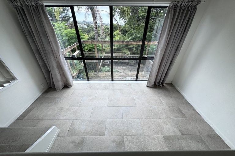 Photo of property in 949 East Coast Road, Torbay, Auckland, 0630