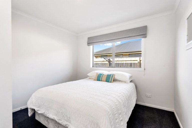 Photo of property in 76 Stace Hopper Drive, One Tree Point, 0118