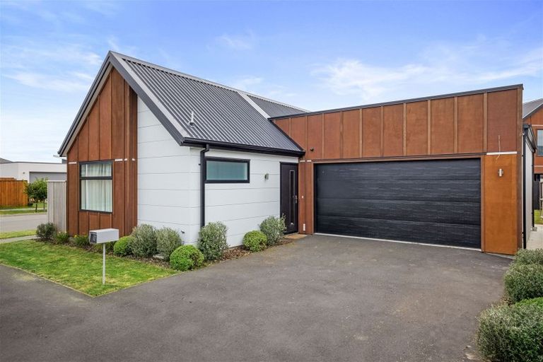 Photo of property in 12 Lazarus Lane, Halswell, Christchurch, 8025