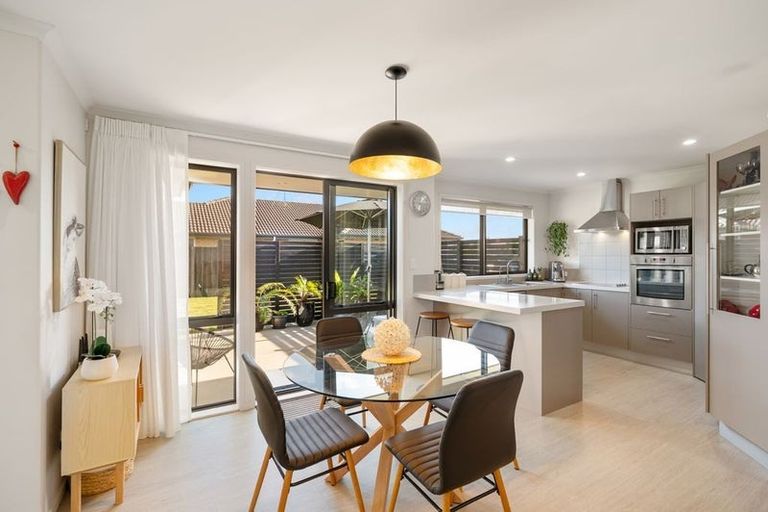 Photo of property in 130 Doncaster Drive, Papamoa Beach, Papamoa, 3118