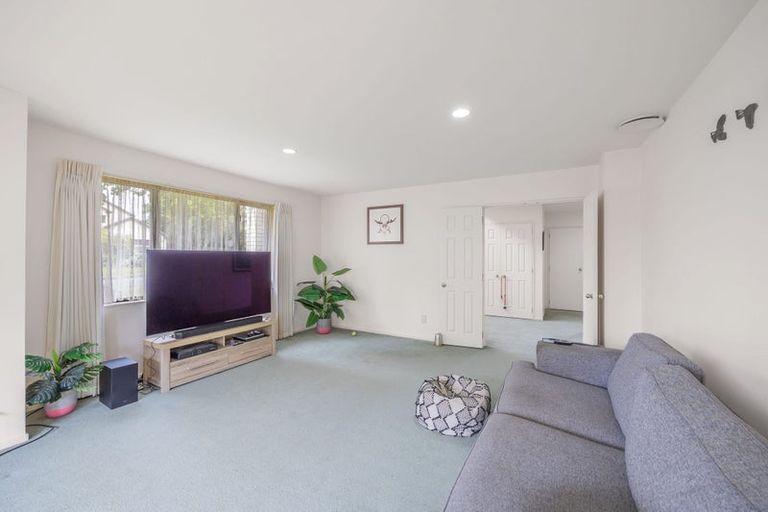 Photo of property in 32 Landing Drive, Albany, Auckland, 0632