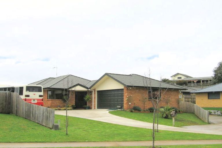 Photo of property in 17 Twickenham Place, Nawton, Hamilton, 3200