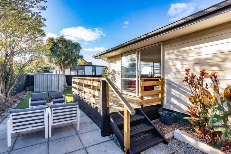 Photo of property in 2/22 Mathesons Road, Phillipstown, Christchurch, 8011