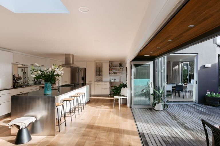 Photo of property in 241 Oceanbeach Road, Mount Maunganui, 3116