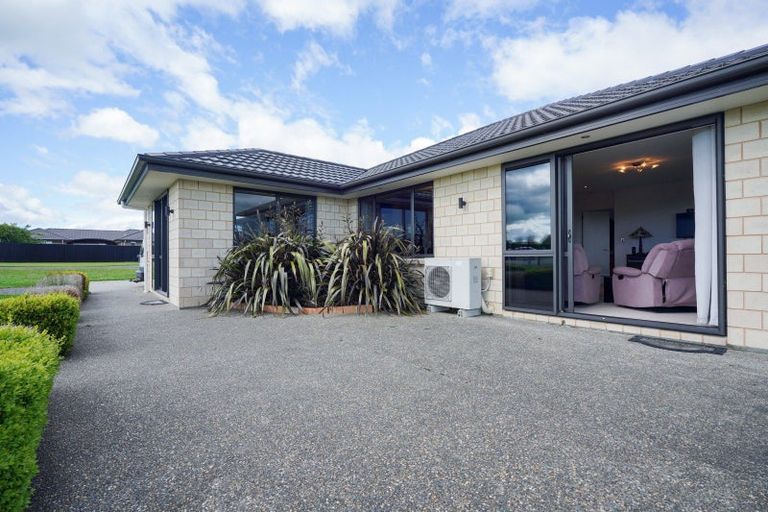 Photo of property in 28 Majestic Chance, Seaward Bush, Invercargill, 9812