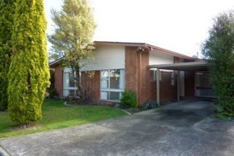 Photo of property in 8e Ihaka Street, Hokowhitu, Palmerston North, 4410