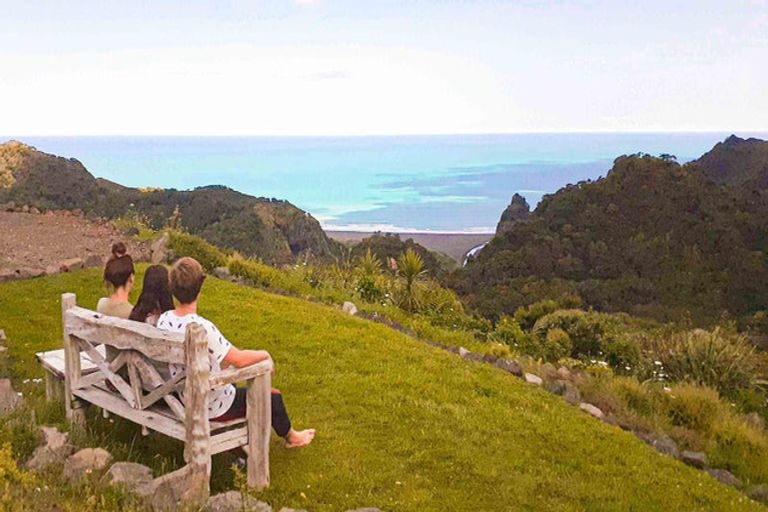 Photo of property in 134 Lone Kauri Road, Karekare, New Lynn, 0772