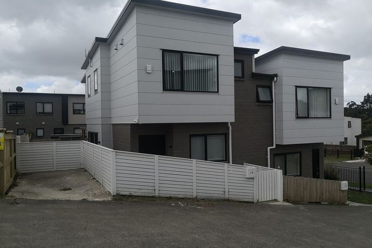 Photo of property in 9b Poruru Close, Papakura, 2110