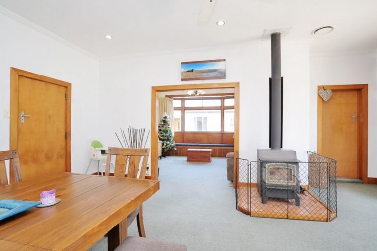 Photo of property in 12 Prince Street, Winton, 9720