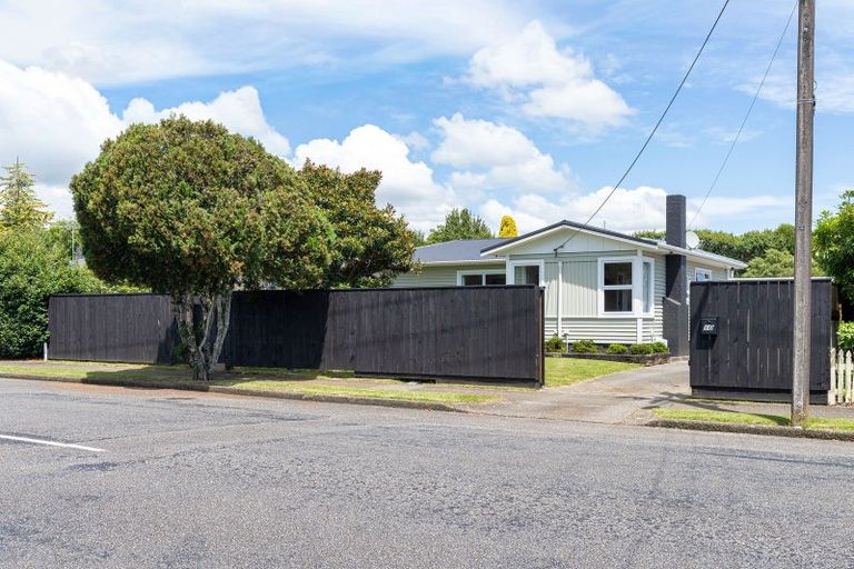 Photo of property in 10 Highbury Drive, Levin, 5510