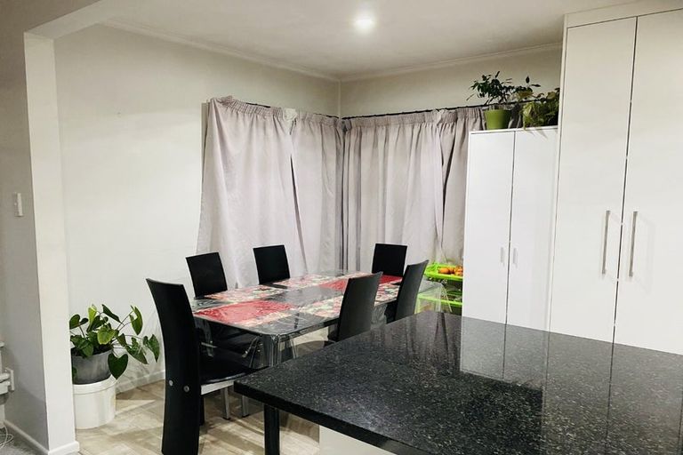 Photo of property in 37 Hallberry Road, Mangere East, Auckland, 2024