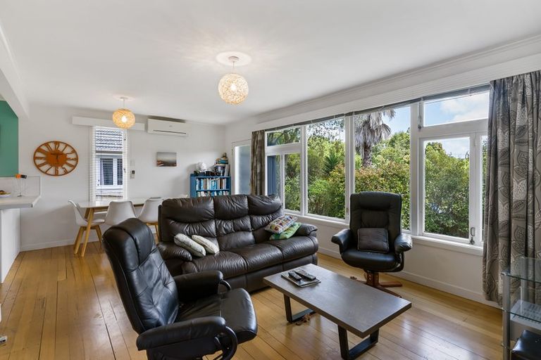 Photo of property in 2/41 Brandon Road, Glen Eden, Auckland, 0602