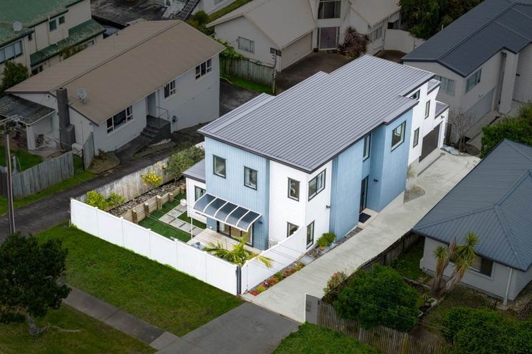 Photo of property in 674 East Coast Road, Pinehill, Auckland, 0630