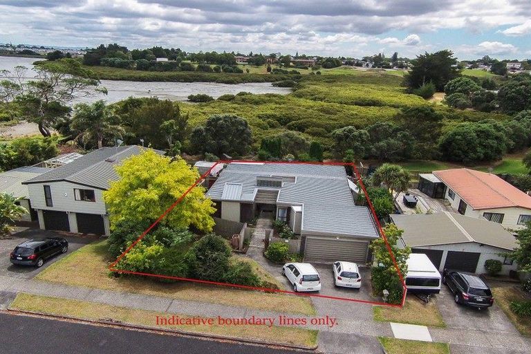 Photo of property in 25 Bluewater Place, Wattle Downs, Auckland, 2103