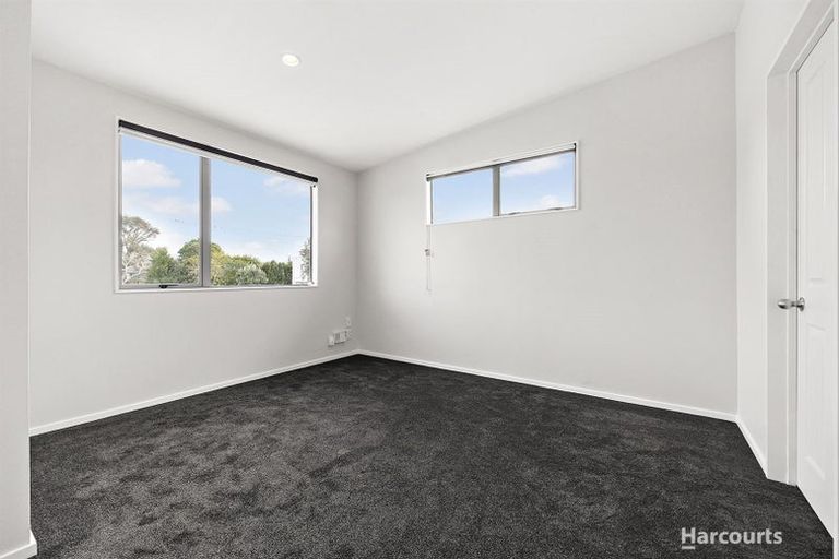 Photo of property in 1/3 Hulme Place, Henderson, Auckland, 0612