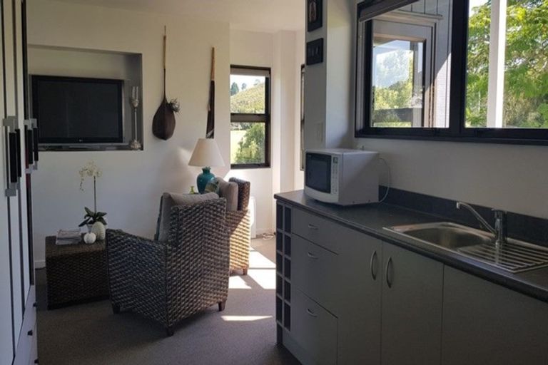 Photo of property in 14 Omutu Street, Oakura, Hikurangi, 0184