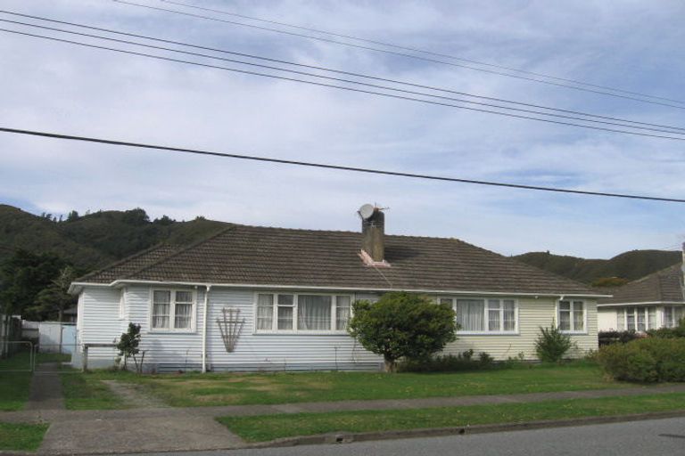 Photo of property in 10 Hunter Street, Taita, Lower Hutt, 5011