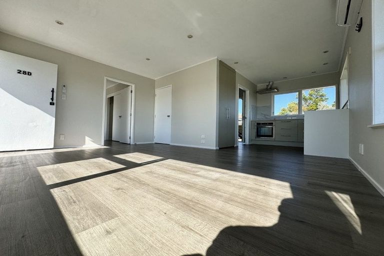 Photo of property in 28d Sunnynook Road, Sunnynook, Auckland, 0620