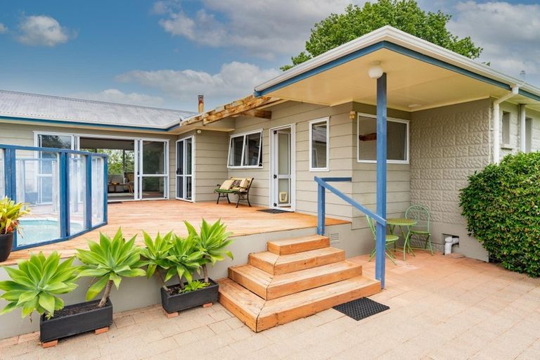 Photo of property in 17 Pyle Road West, One Tree Point, 0118