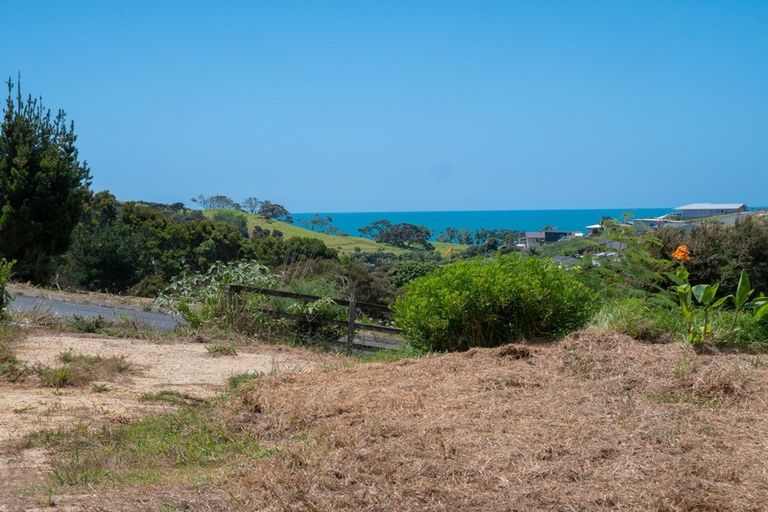 Photo of property in 14 Pekama Drive, Cable Bay, 0420