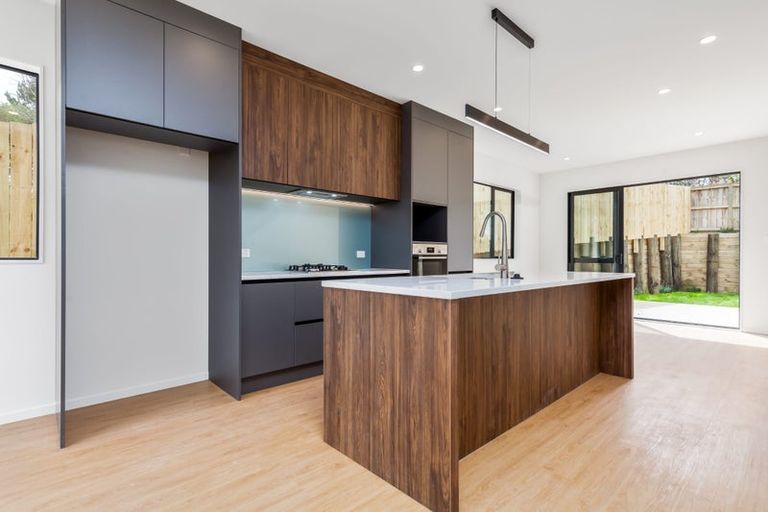 Photo of property in 9b Endurance Rise, Orewa, 0931