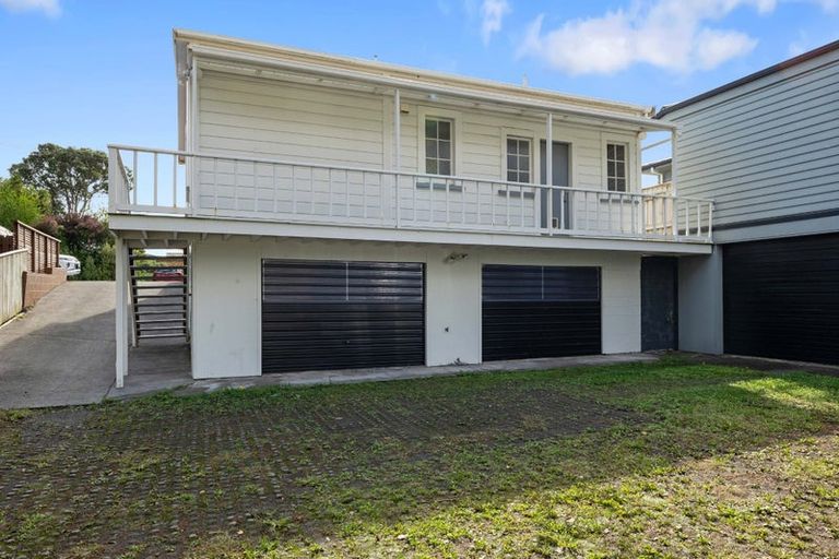 Photo of property in 1 Gaine Street, New Plymouth, 4310