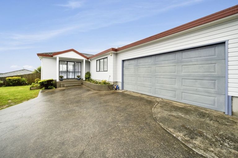 Photo of property in 84 Baylands Drive, Newlands, Wellington, 6037