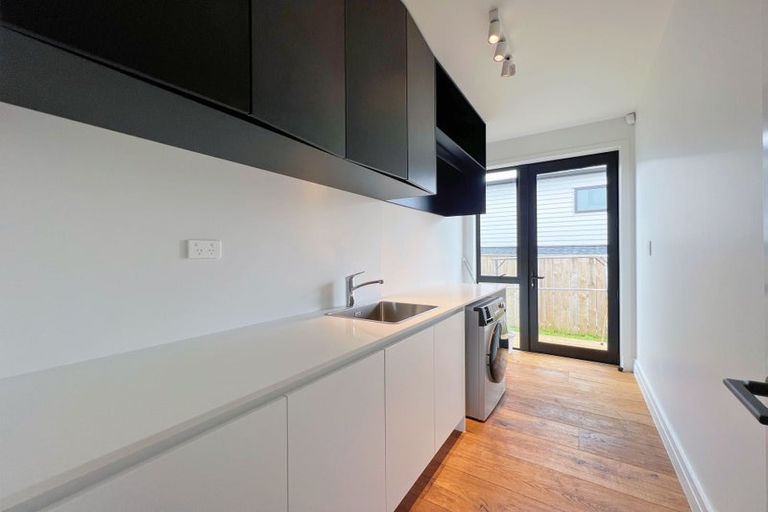 Photo of property in 2 Luff Place, Long Bay, Auckland, 0630