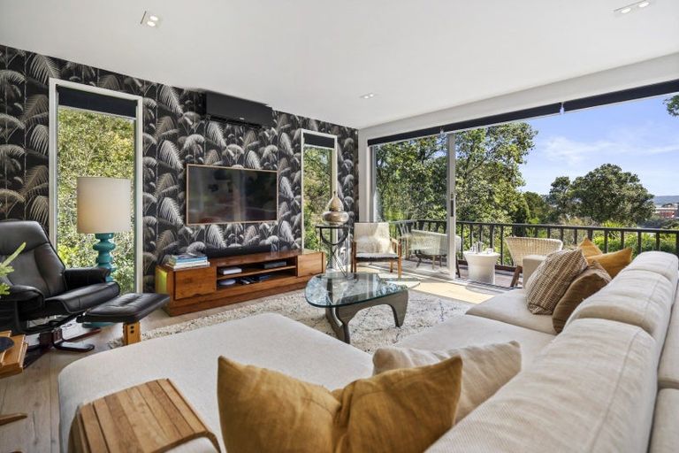 Photo of property in 32a Palmerston Road, Birkenhead, Auckland, 0626