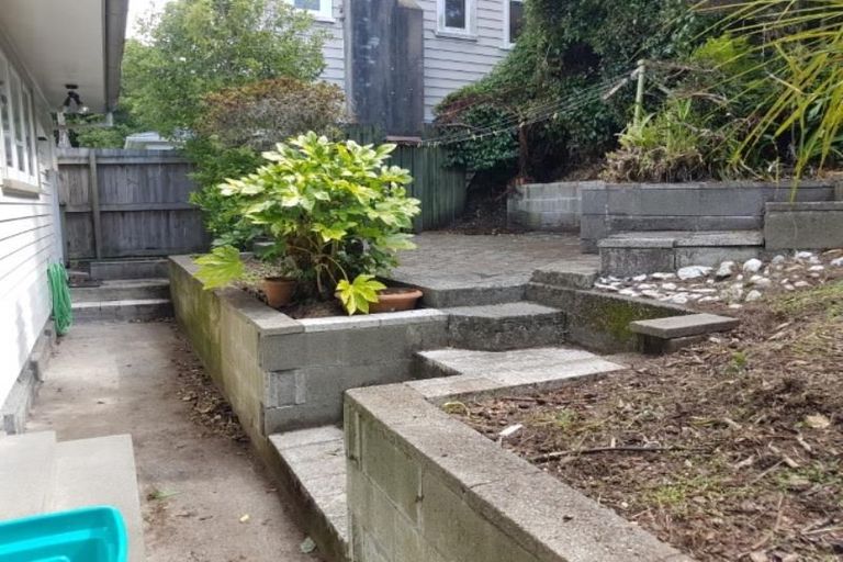 Photo of property in 22 Highbury Crescent, Highbury, Wellington, 6012