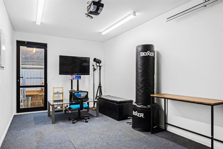 Photo of property in 393b Linwood Avenue, Bromley, Christchurch, 8062