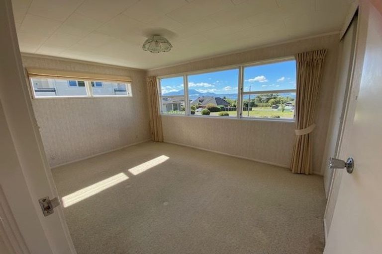 Photo of property in 17 Kinder Street, Acacia Bay, Taupo, 3330