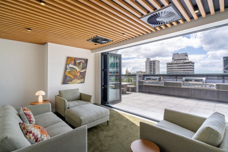 Photo of property in 2005/10 Commerce Street, Auckland Central, Auckland, 1010