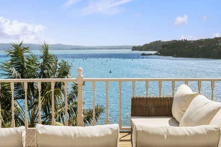 Photo of property in 56 Queen Street, Northcote Point, Auckland, 0627