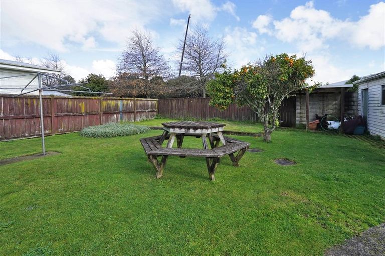 Photo of property in 79 Oakfield Crescent, Pukete, Hamilton, 3200