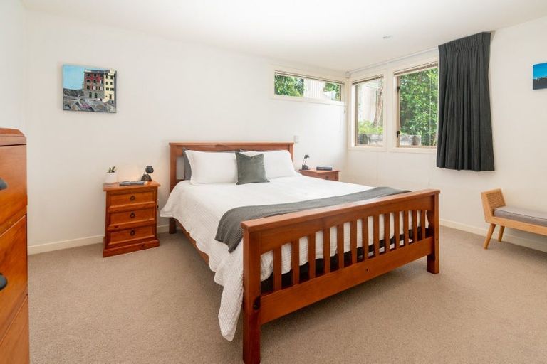 Photo of property in 23 Doris Gordon Crescent, Crofton Downs, Wellington, 6035