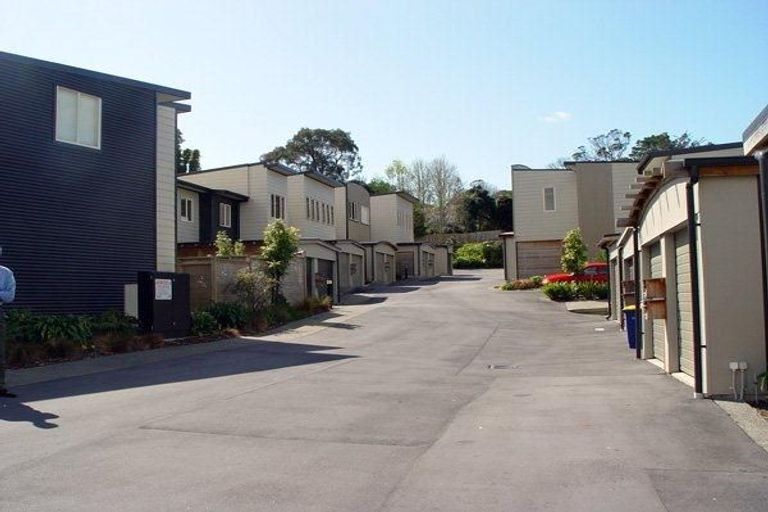 Photo of property in 1/206 Manuka Road, Bayview, Auckland, 0629