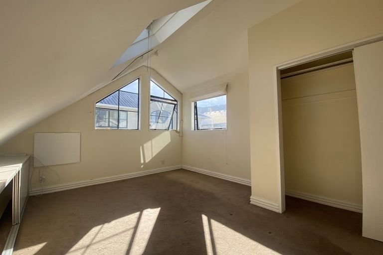 Photo of property in 16j Hobson Street, Thorndon, Wellington, 6011