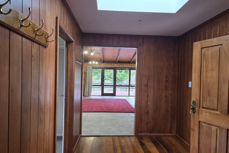 Photo of property in 694 Whitemans Valley Road, Whitemans Valley, Upper Hutt, 5371
