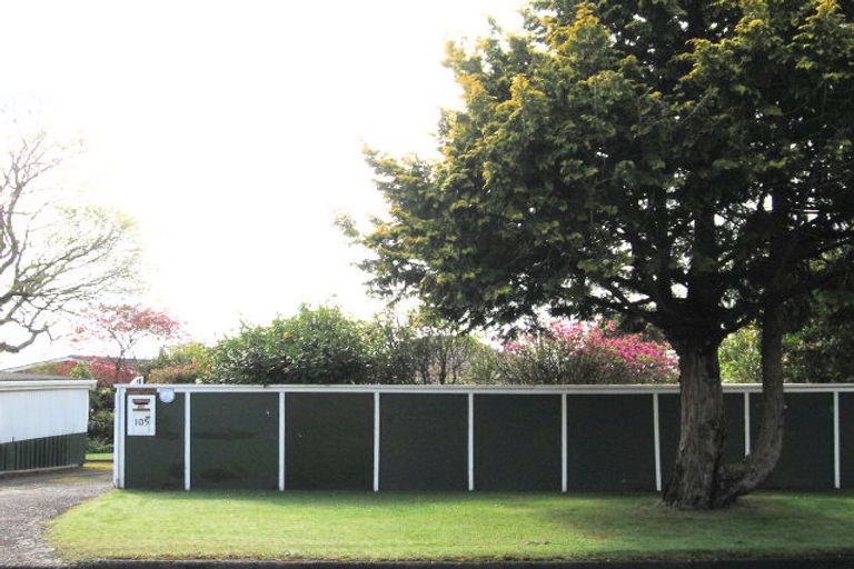 Photo of property in 105 Koutu Road, Kawaha Point, Rotorua, 3010