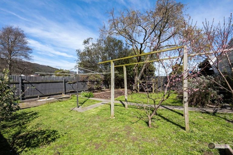 Photo of property in 132 Reynolds Street, Taita, Lower Hutt, 5011