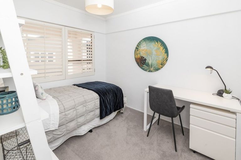 Photo of property in 24b Bucklands Beach Road, Bucklands Beach, Auckland, 2012