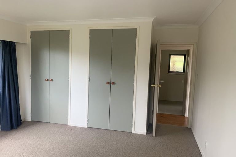 Photo of property in 1 Laingholm Drive, Laingholm, Auckland, 0604