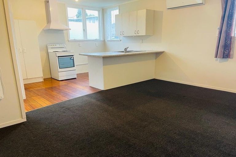 Photo of property in 22 Evans Road, Glen Eden, Auckland, 0602