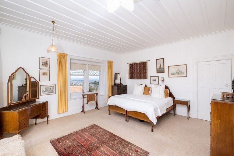 Photo of property in 5 Cobden Lane, Bluff Hill, Napier, 4110