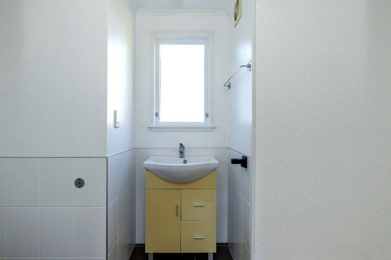 Photo of property in 18 Scenic Heights, Acacia Bay, Taupo, 3330