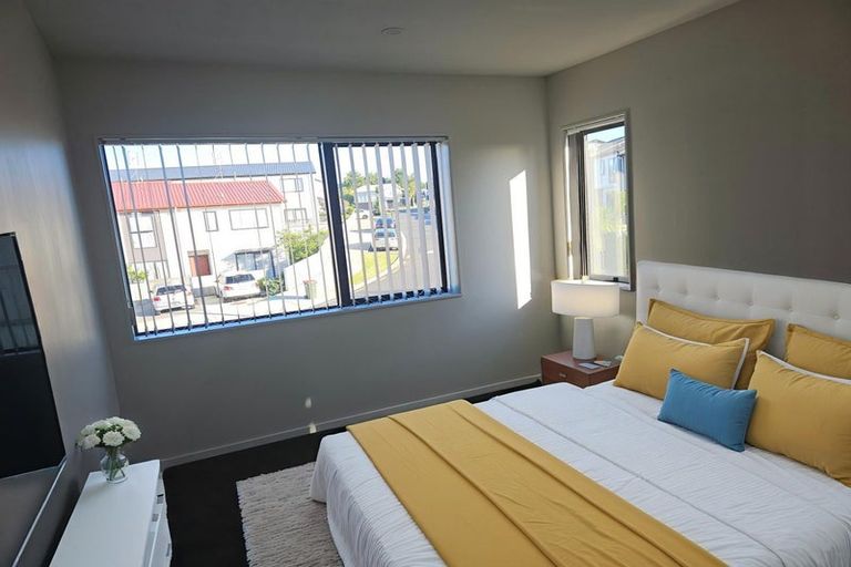 Photo of property in 30 Matawhanga Drive, Wattle Downs, Auckland, 2103