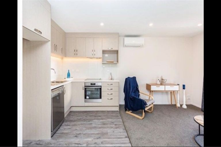 Photo of property in 80h Shakespeare Road, Waltham, Christchurch, 8023