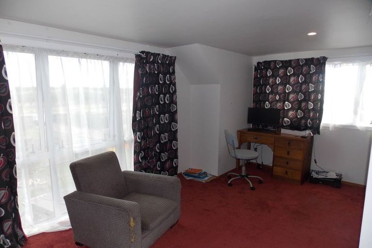 Photo of property in 32 Pioneer Highway, Awapuni, Palmerston North, 4412